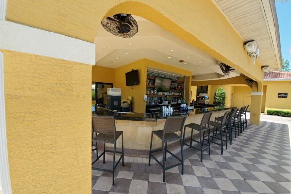 Resort in Kissimmee FL with Cafe