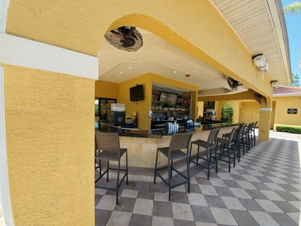 Resort in Kissimmee FL with Cafe