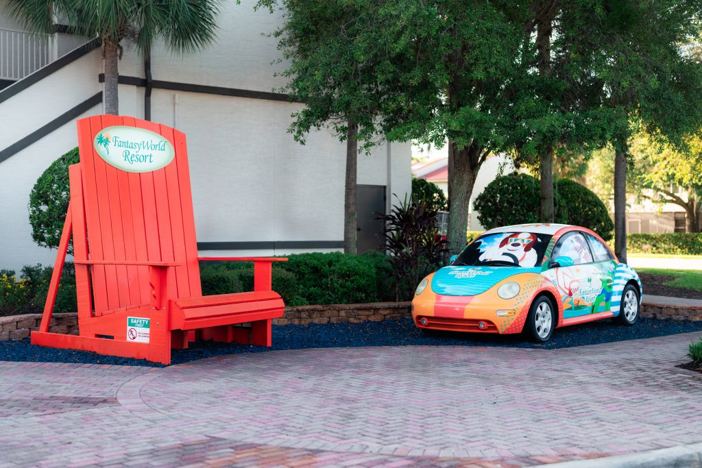 Big-Chair-and-Bug-1024x683